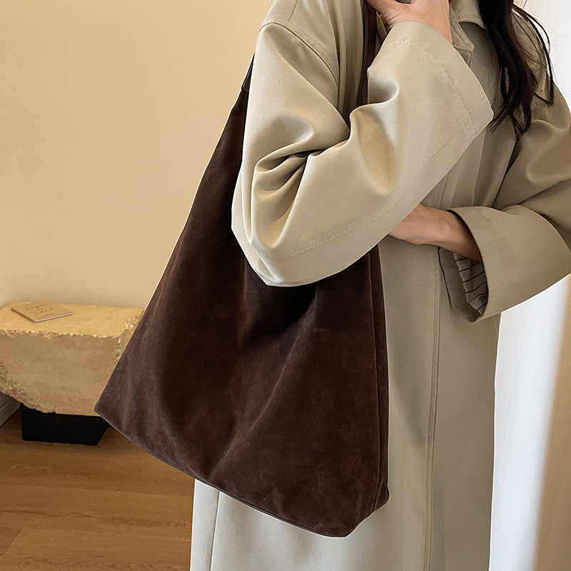 Soft-shape Shoulder Bag